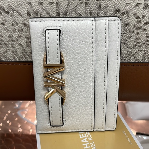 MICHAEL KORS
Reed Large Pebbled Leather Card Holder Case Wallet 
OPTIC WHITE
NWT - Picture 7 of 16